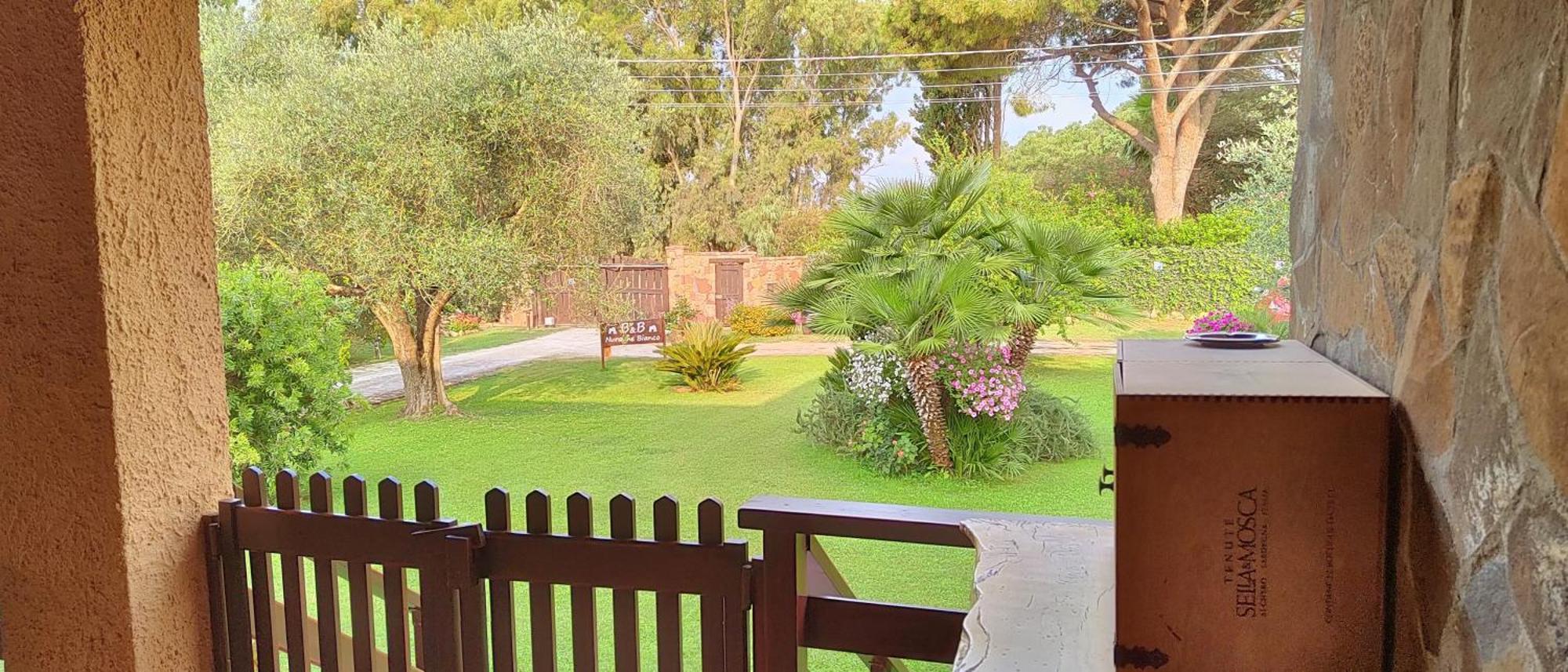 Nuraghe Bianco Bed & Breakfast ซานตา มาเรีย ลา ปาลมา ภายนอก รูปภาพ